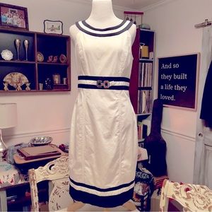 White House Black Market Women’s sleeveless Dress